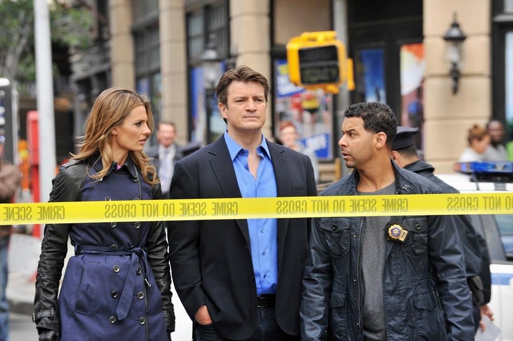 Still of Jon Huertas, Nathan Fillion and Stana Katic in Kastlas (2009)