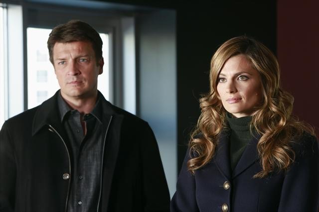 Still of Nathan Fillion and Stana Katic in Kastlas (2009)