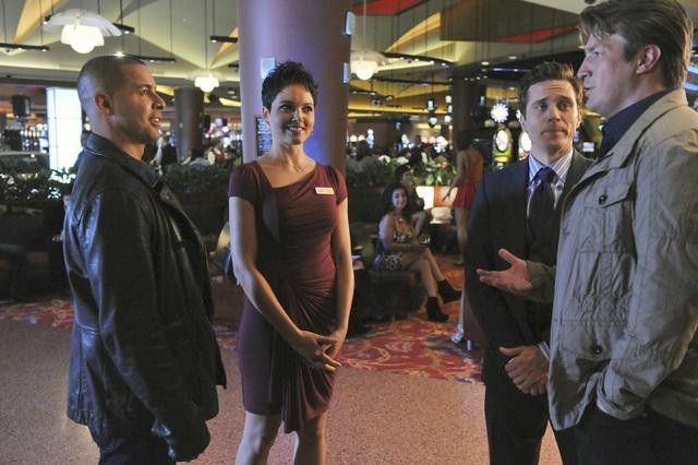 Still of Jon Huertas, Seamus Dever, Nathan Fillion and Susie Castillo in Kastlas (2009)