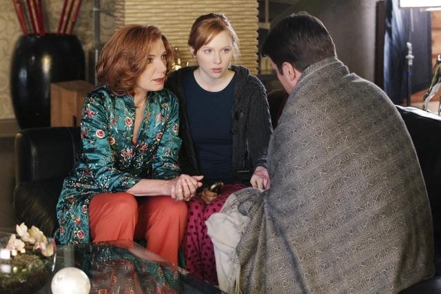 Still of Nathan Fillion, Molly C. Quinn and Susan Sullivan in Kastlas (2009)