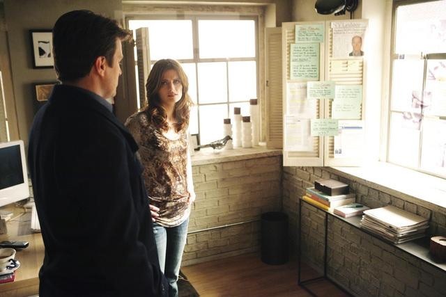 Still of Nathan Fillion and Stana Katic in Kastlas (2009)