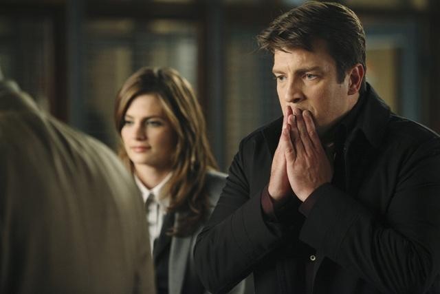 Still of Nathan Fillion and Stana Katic in Kastlas (2009)