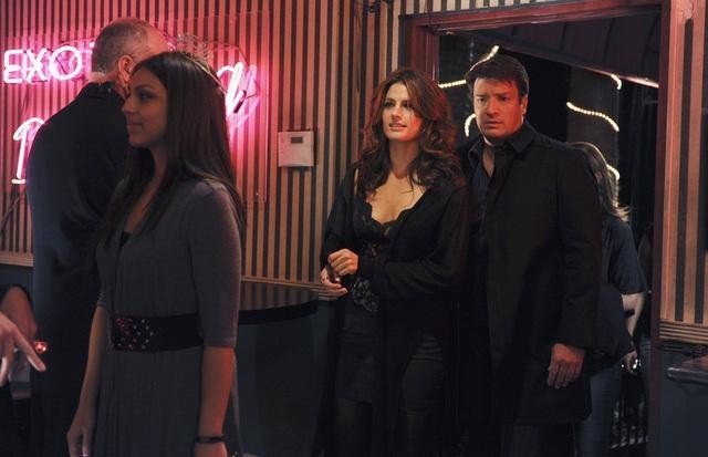 Still of Nathan Fillion and Stana Katic in Kastlas (2009)