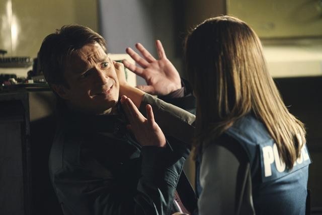 Still of Nathan Fillion and Stana Katic in Kastlas (2009)