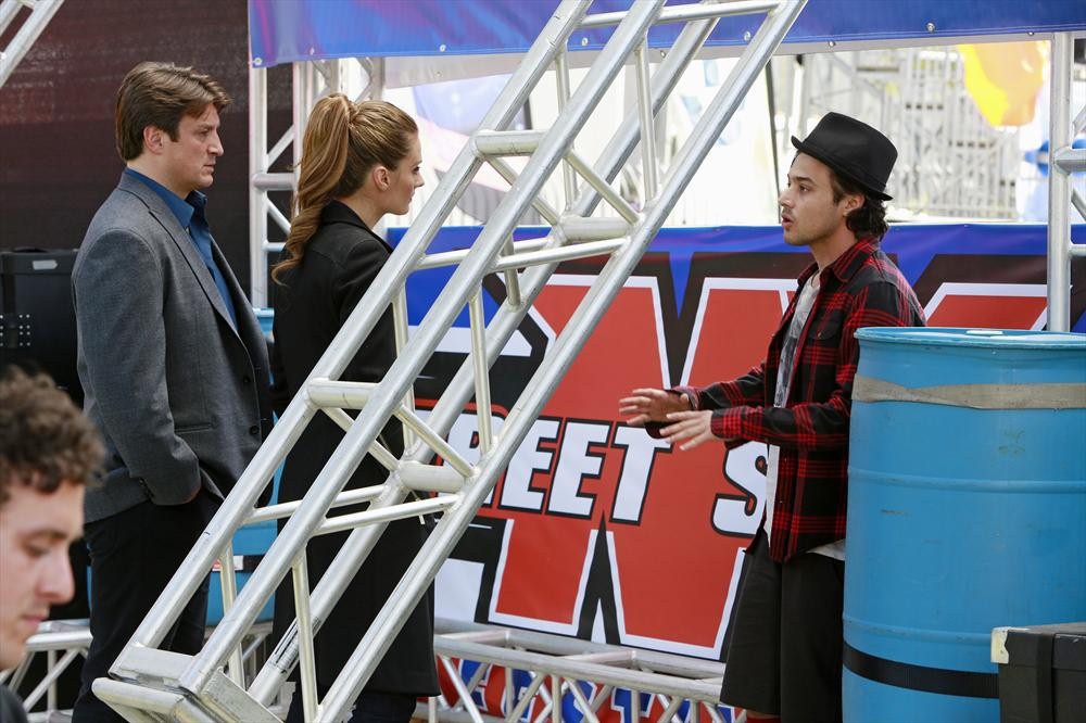 Still of Nathan Fillion, Yani Gellman and Stana Katic in Kastlas (2009)