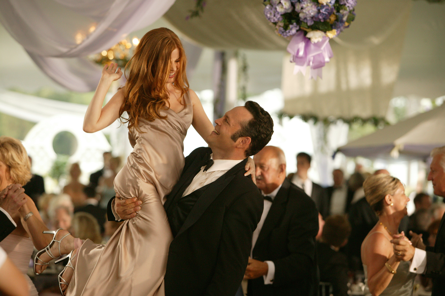 Still of Vince Vaughn and Isla Fisher in Wedding Crashers (2005)
