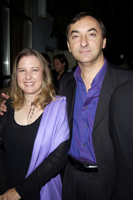 Janet Fitch and Peter Kosminsky at event of White Oleander (2002)