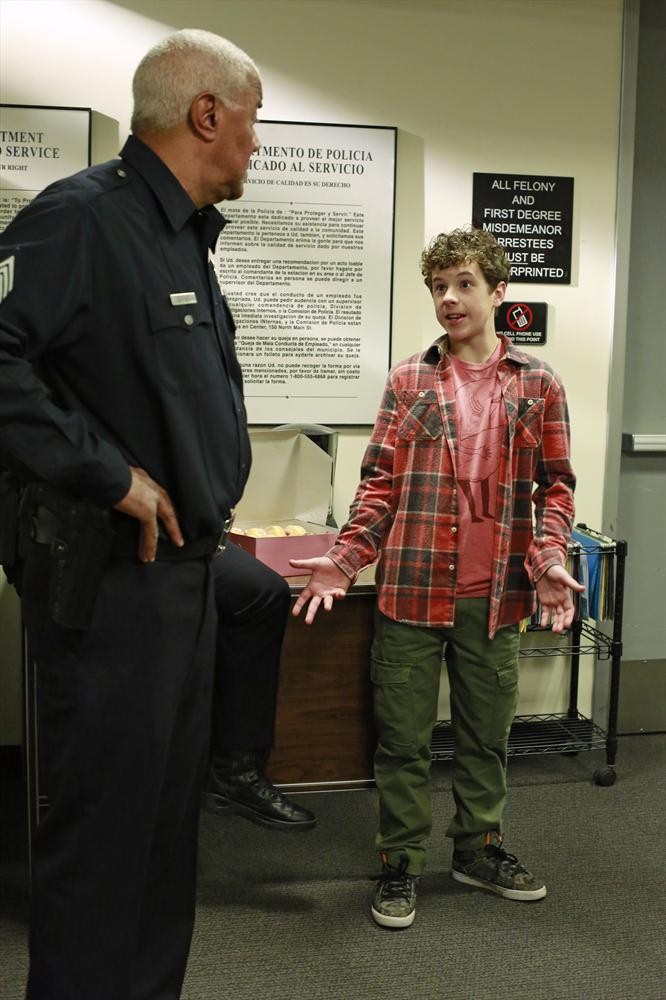 Still of Rick Fitts and Nolan Gould in Moderni seima (2009)