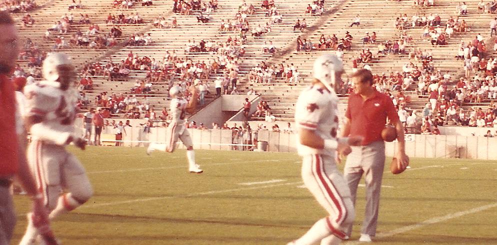 #83 Jimmy Fitzpatrick catching a pass from John Reaves prior to playing Chicago