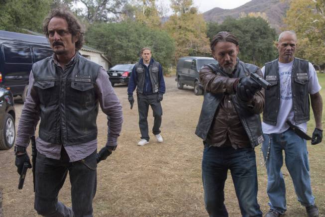 Still of Kim Coates, Tommy Flanagan and David Labrava in Sons of Anarchy (2008)