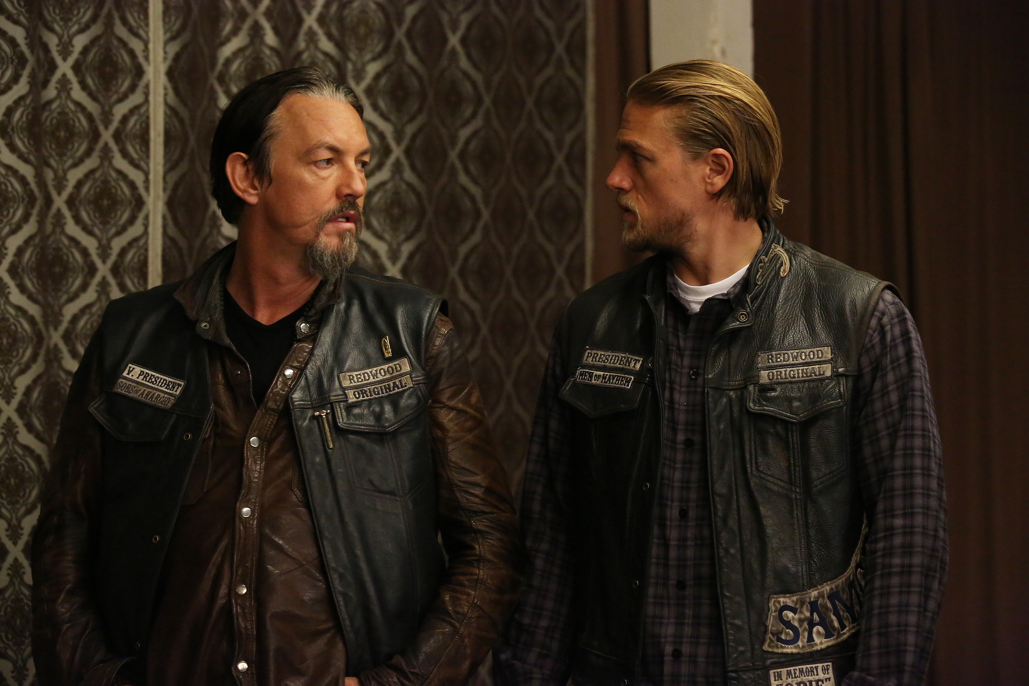 Still of Tommy Flanagan and Charlie Hunnam in Sons of Anarchy (2008)