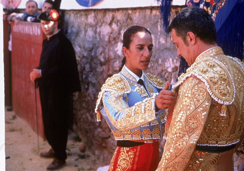 Still of Adolfo Fernández and Rosario Flores in Hable con ella (2002)