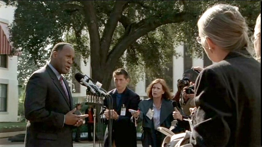 Recount HBO - Jeffrey Robinson (Raymond Forchion) speaks to the press