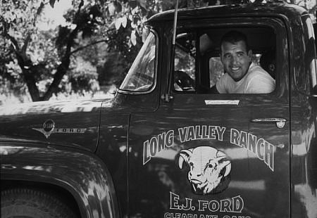 Tennesse Ernie Ford in his Ford F-500 pick-up