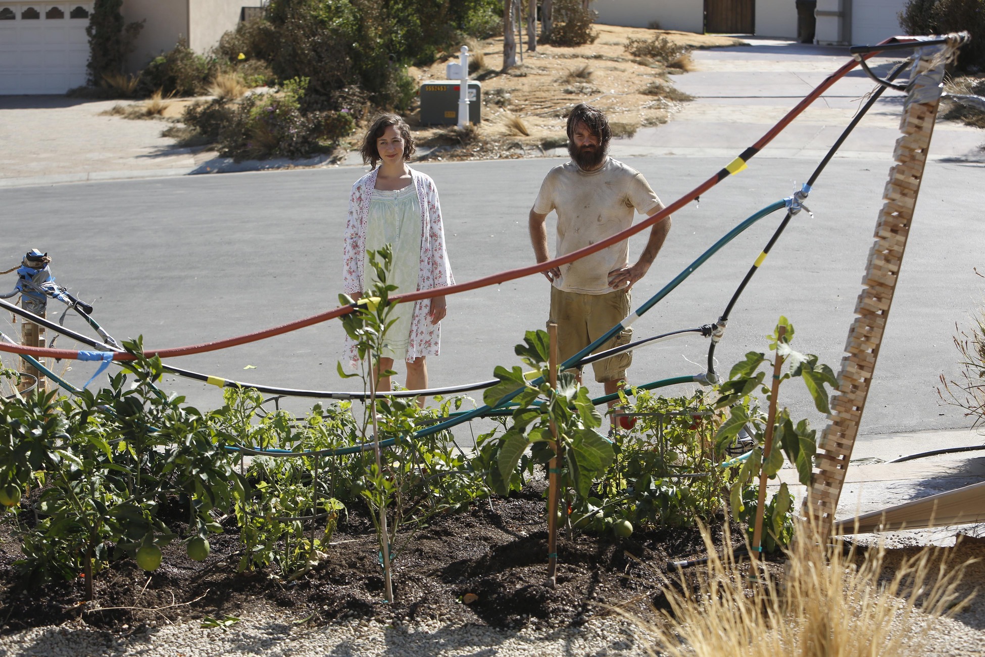 Still of Will Forte and Kristen Schaal in The Last Man on Earth (2015)