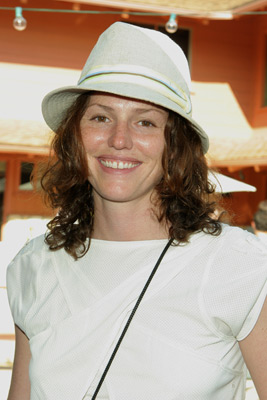 Jorja Fox at event of Say Uncle (2005)