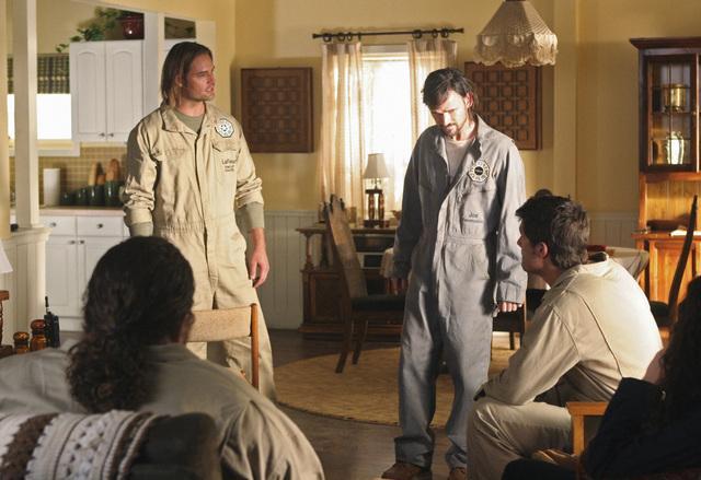 Still of Jeremy Davies, Matthew Fox and Josh Holloway in Dinge (2004)