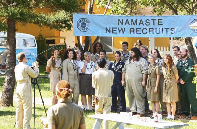 Still of Matthew Fox, Jorge Garcia and Evangeline Lilly in Dinge (2004)