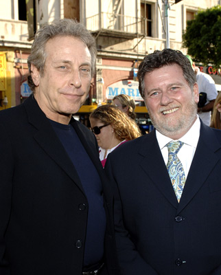 Larry J. Franco and Charles Roven at event of Betmenas: Pradzia (2005)