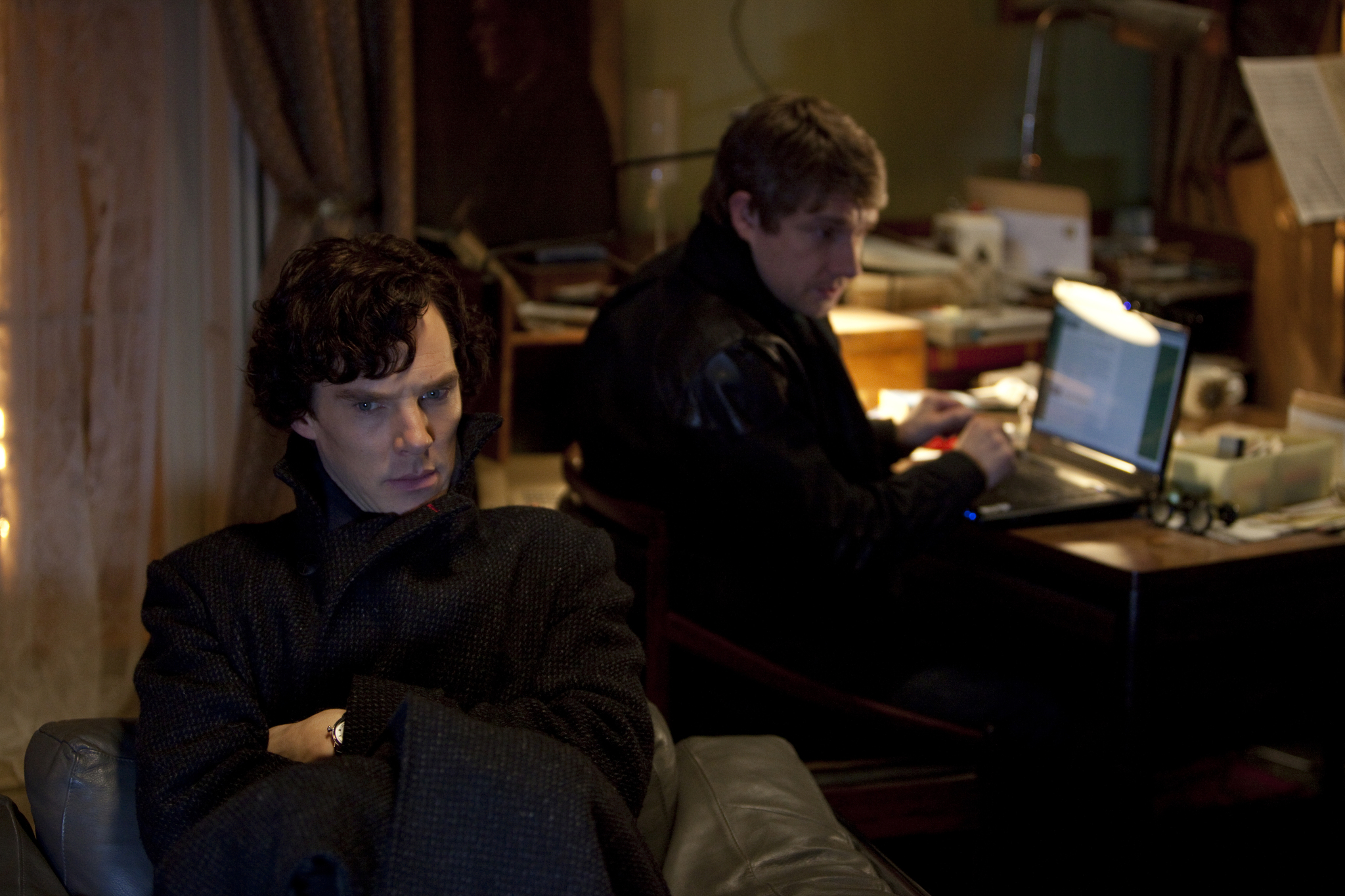 Still of Martin Freeman and Benedict Cumberbatch in Serlokas (2010)