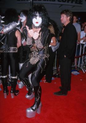 Ace Frehley and Paul Stanley at event of Detroit Rock City (1999)