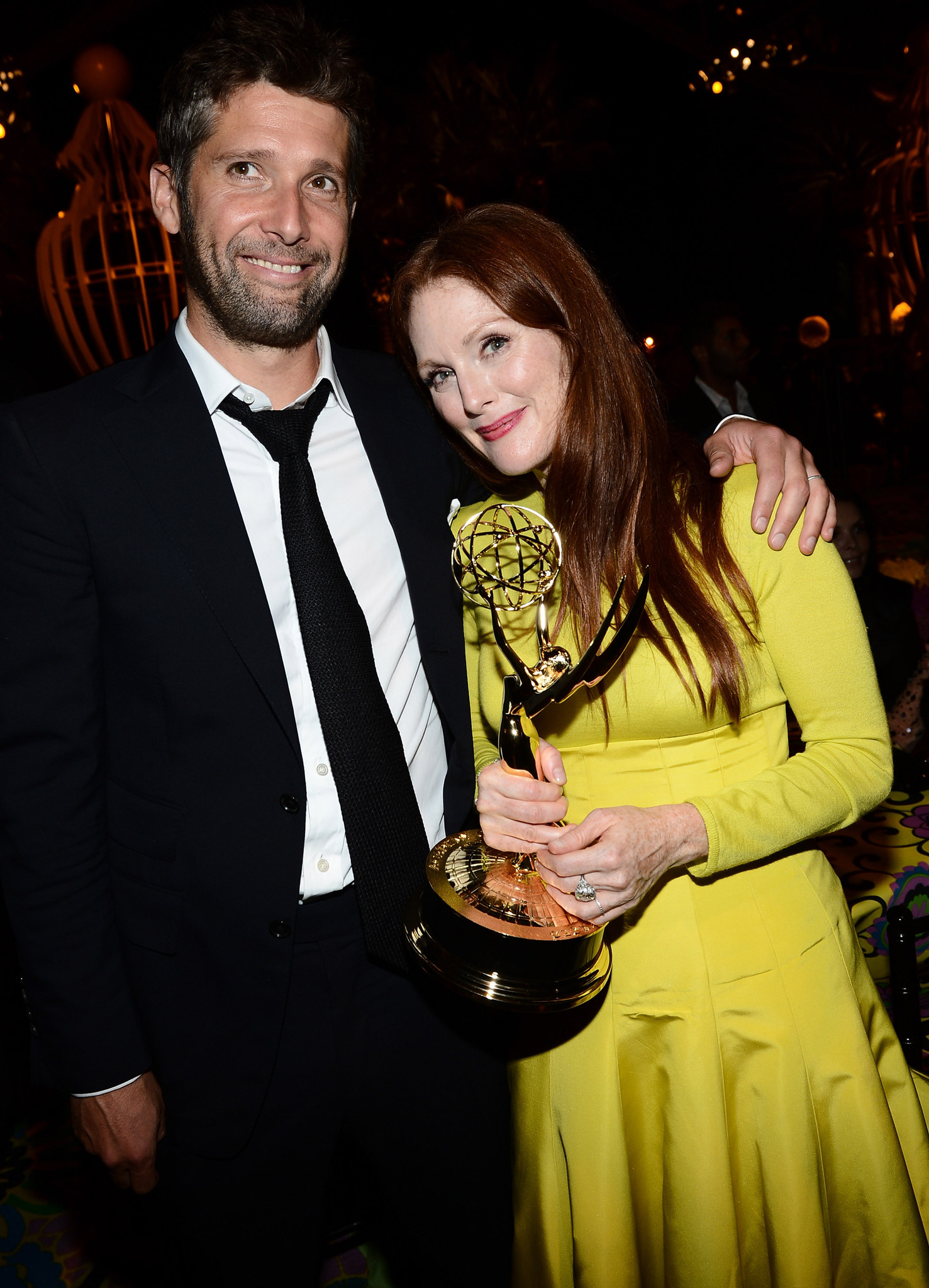 Julianne Moore and Bart Freundlich at event of The 64th Primetime Emmy Awards (2012)
