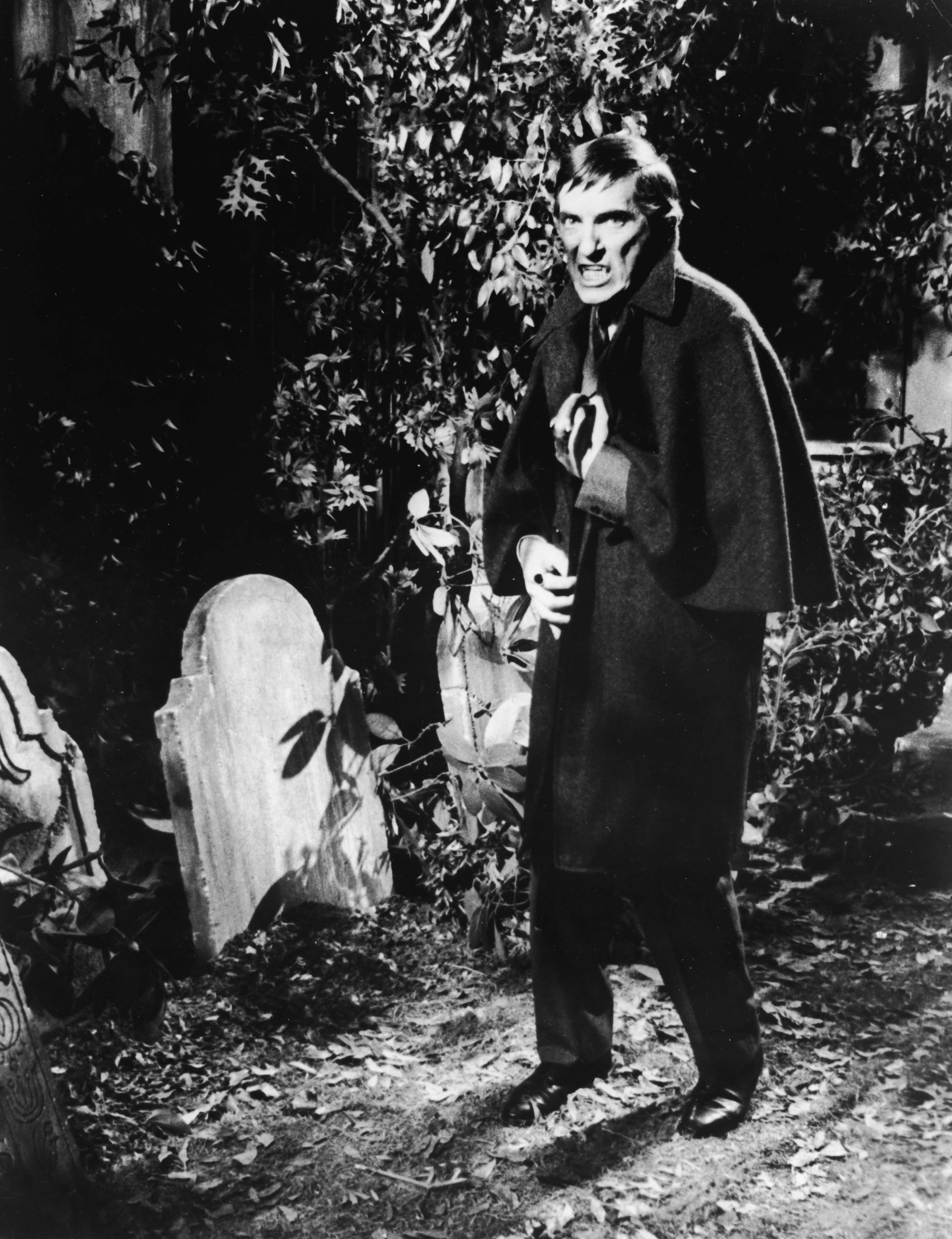 Still of Jonathan Frid in Dark Shadows (1966)