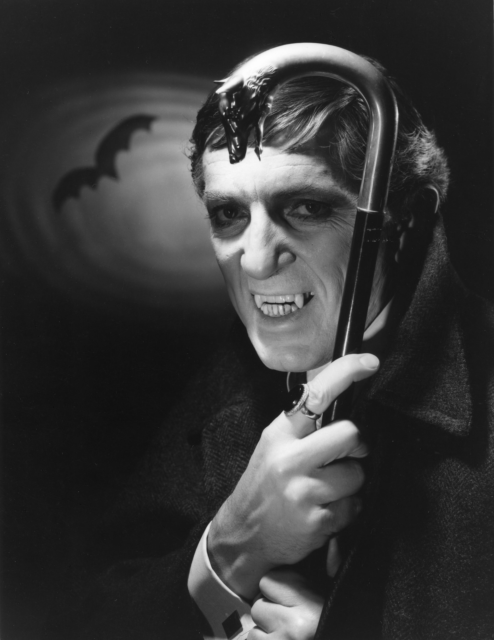 Still of Jonathan Frid in Dark Shadows (1966)