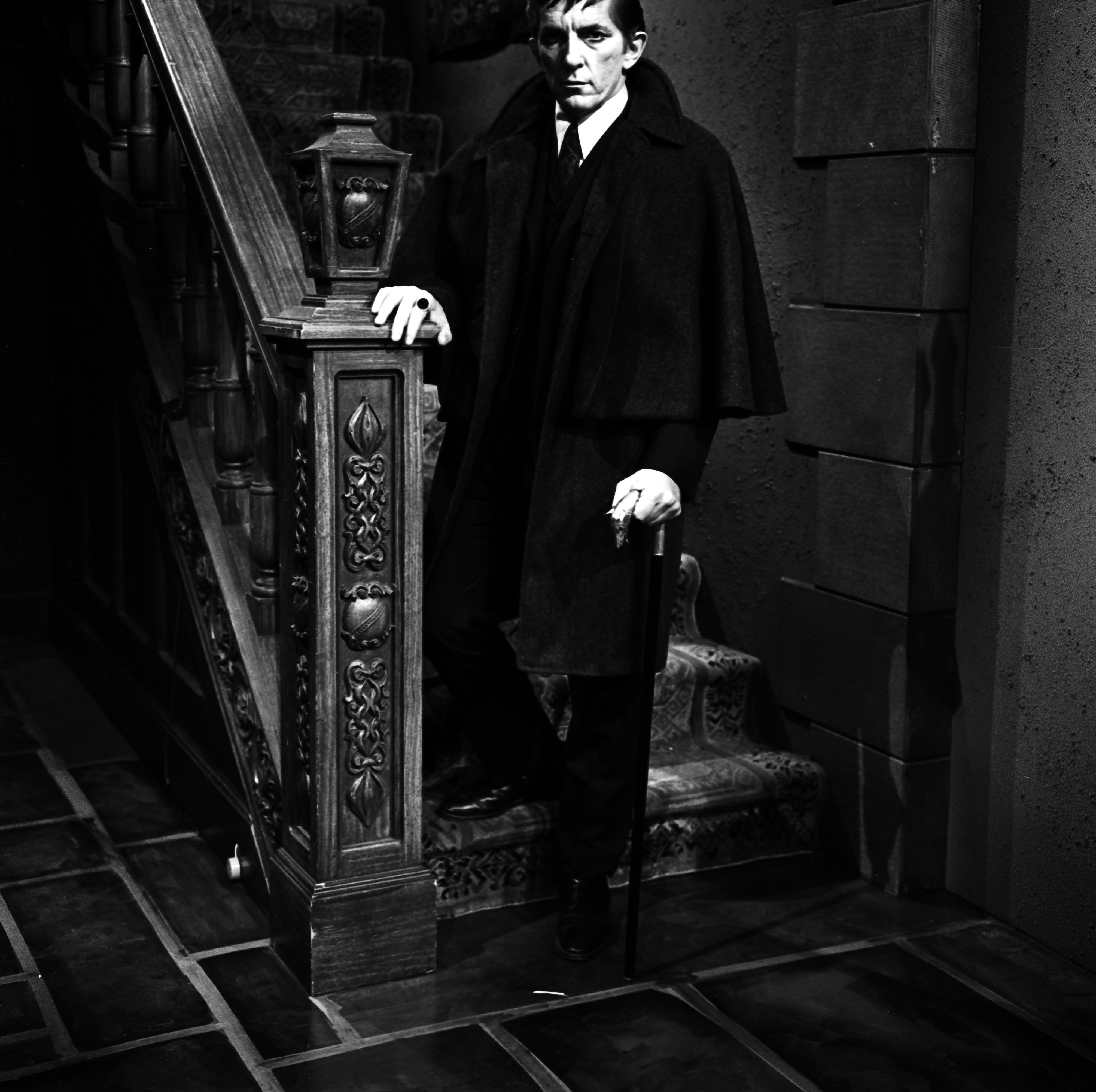 Still of Jonathan Frid in Dark Shadows (1966)