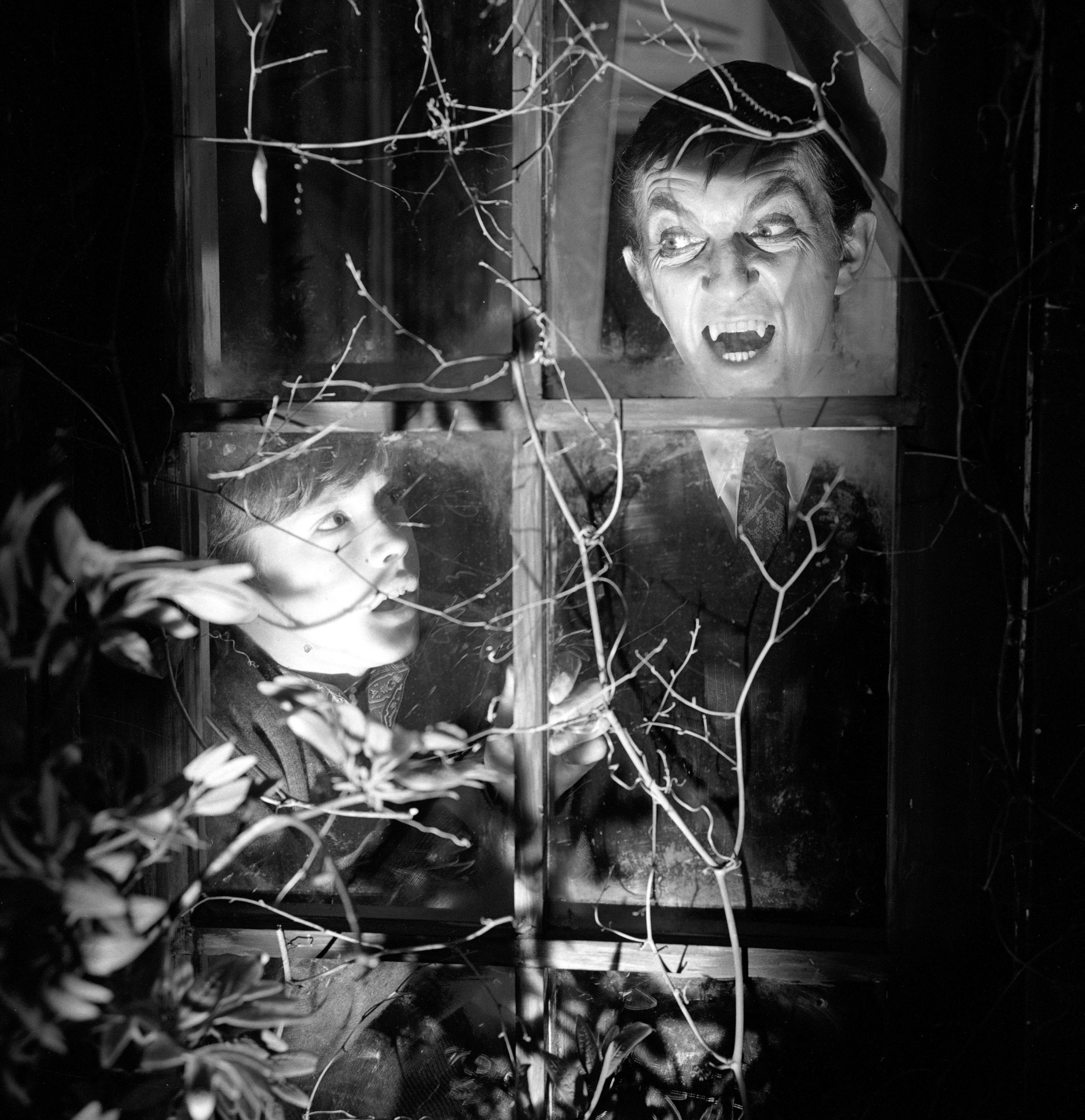 Still of Jonathan Frid and David Henesy in Dark Shadows (1966)