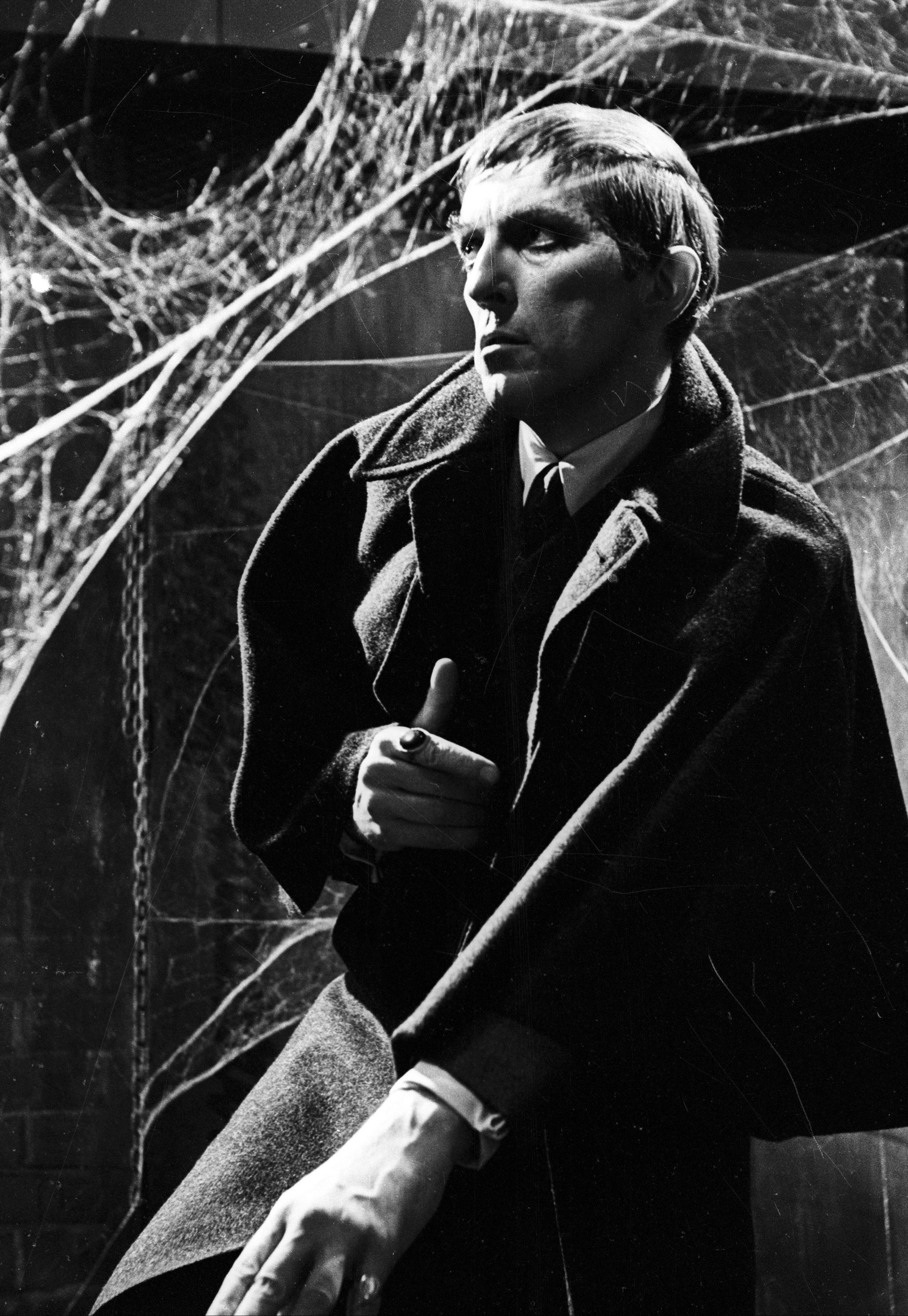 Still of Jonathan Frid in Dark Shadows (1966)