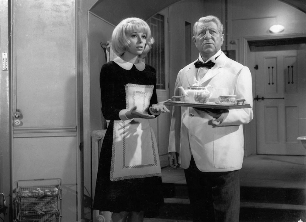 Still of Mireille Darc and Jean Gabin in Monsieur (1964)