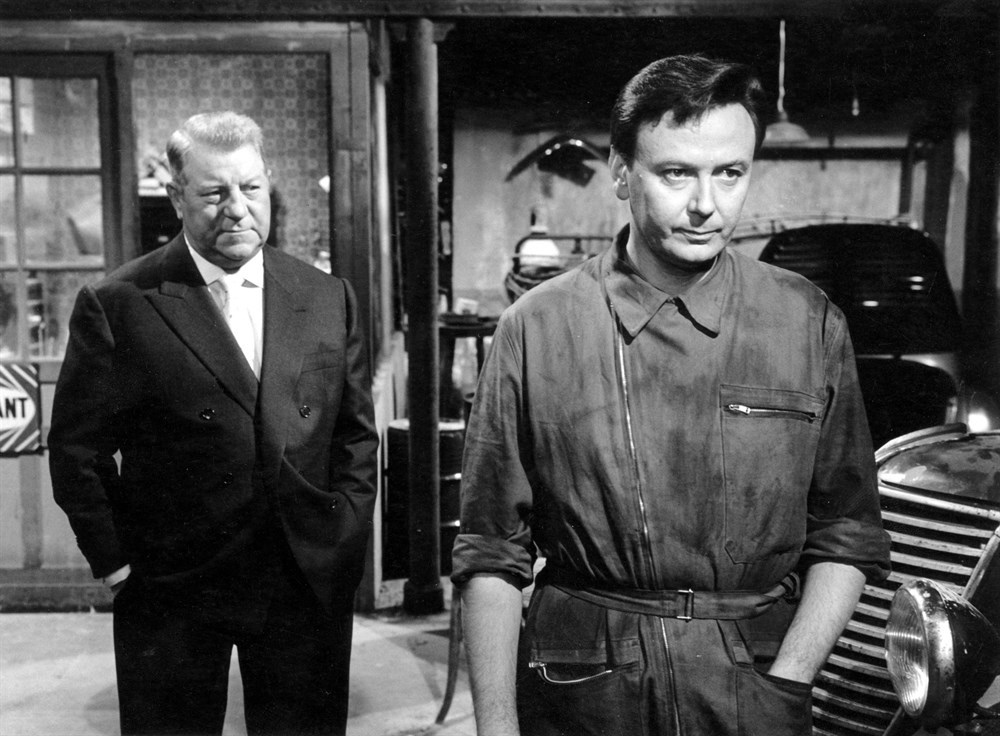 Still of Maurice Biraud and Jean Gabin in Mélodie en sous-sol (1963)