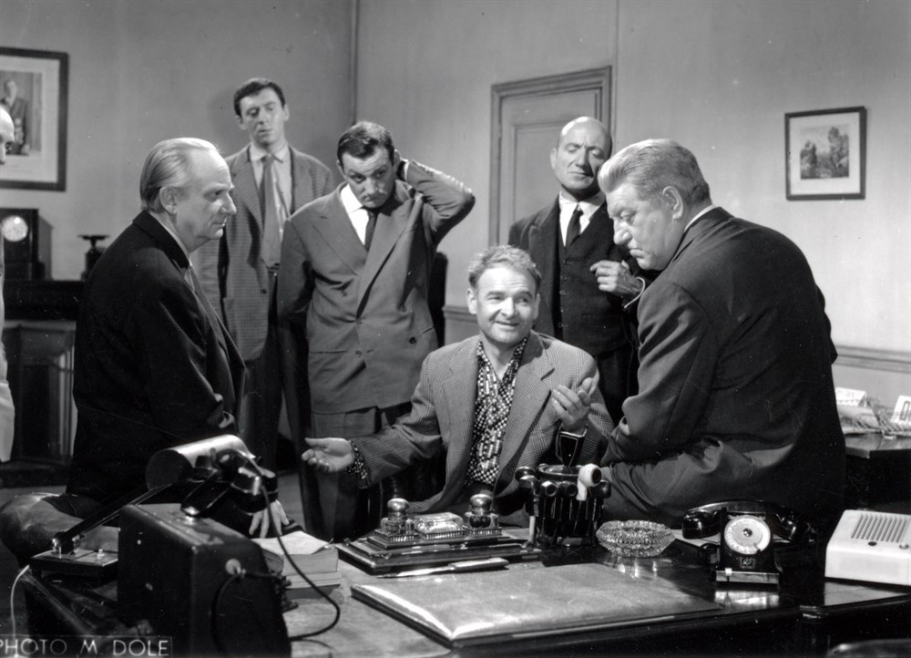 Still of Jean Debucourt, Jean Gabin, Olivier Hussenot, Jean-Louis Le Goff and Lino Ventura in Maigret tend un piège (1958)