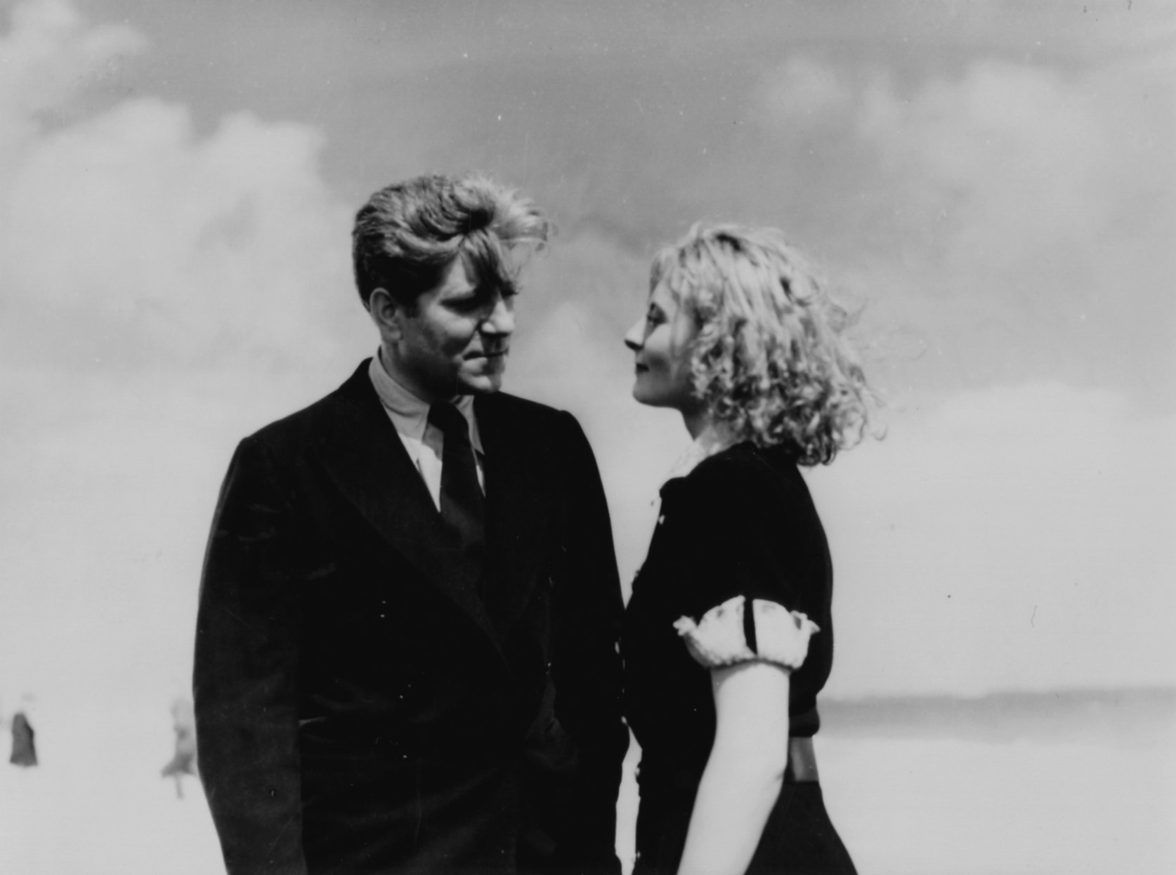 Still of Michèle Morgan and Jean Gabin in Remorques (1941)