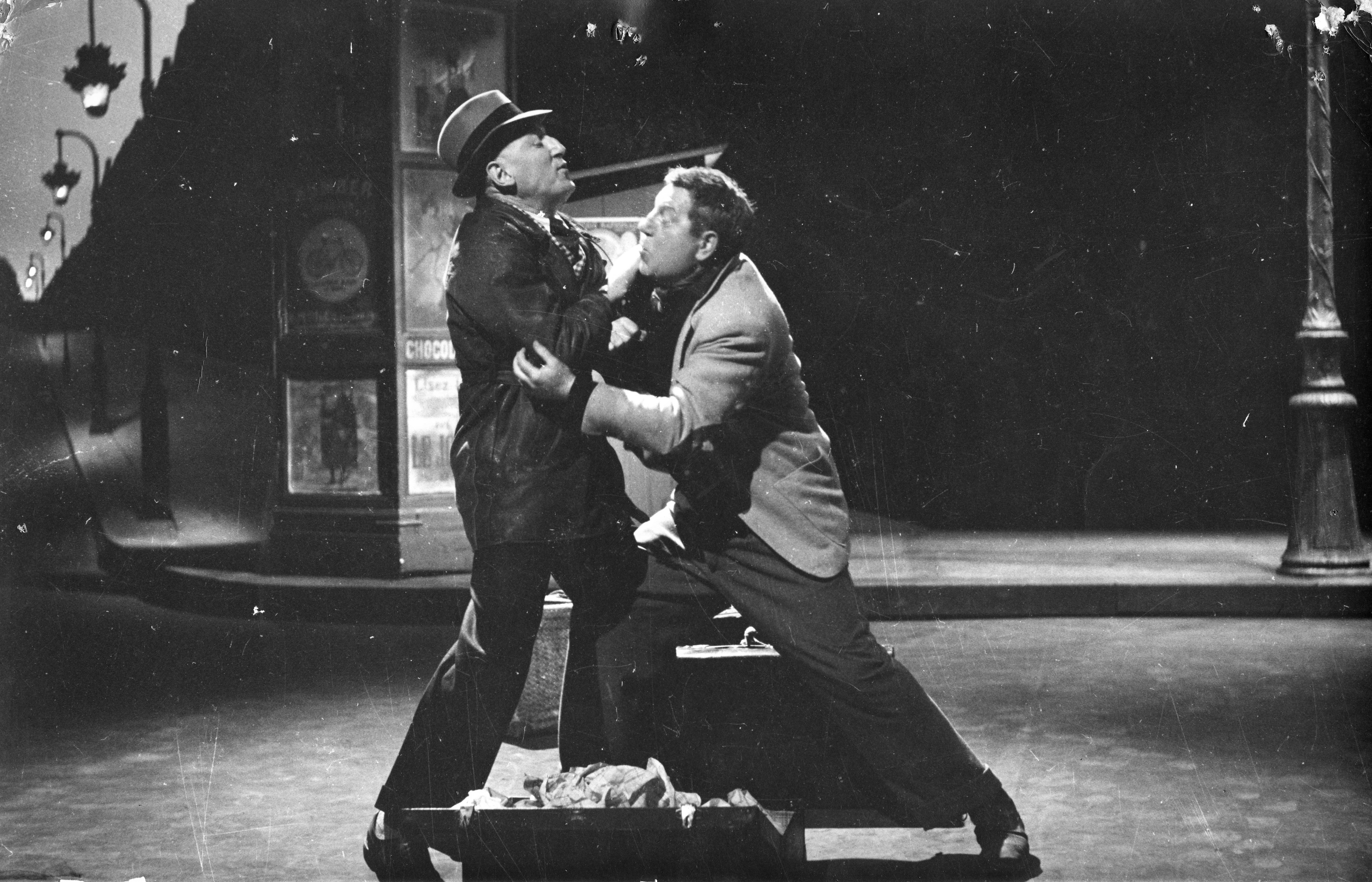 Still of Bourvil and Jean Gabin in La traversée de Paris (1956)