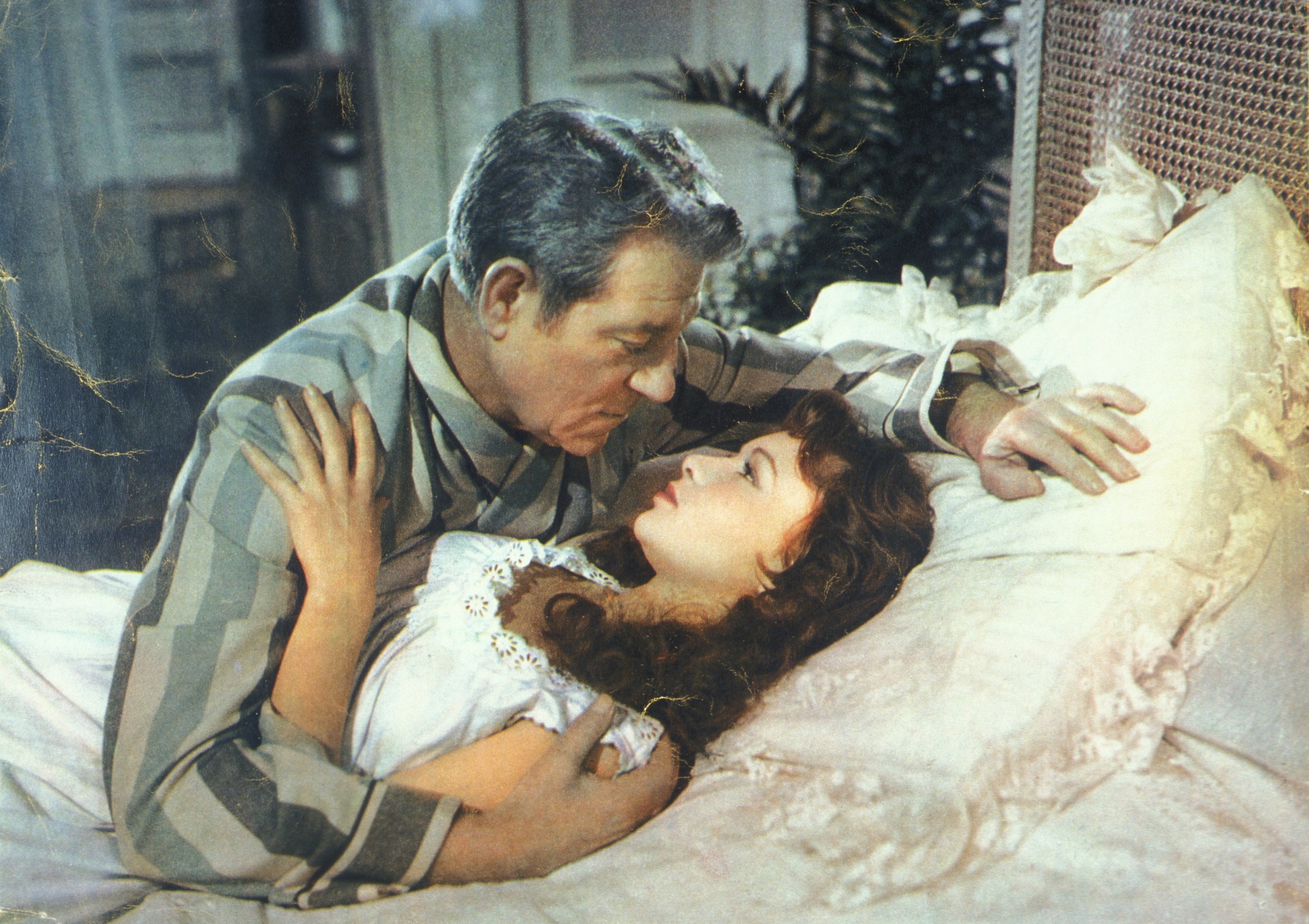 Still of Françoise Arnoul and Jean Gabin in French Cancan (1954)