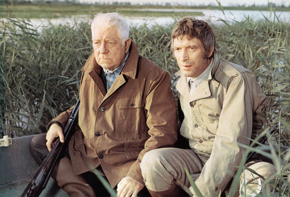 Still of Michel Barbey and Jean Gabin in La horse (1970)