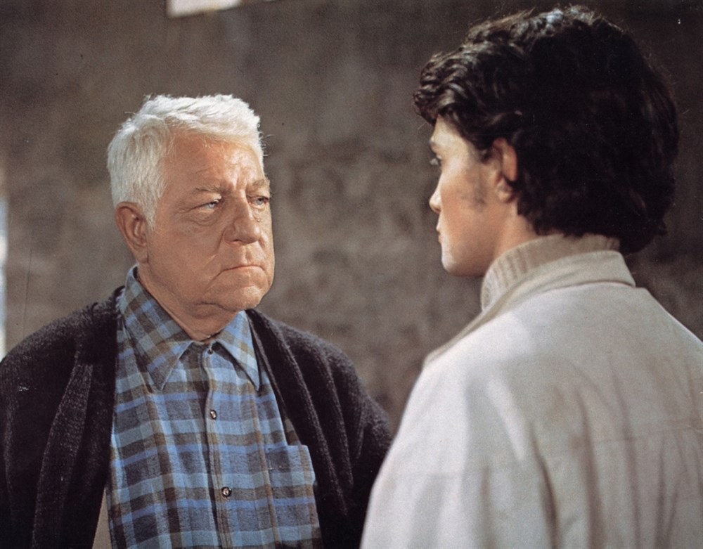 Still of Jean Gabin and Marc Porel in La horse (1970)