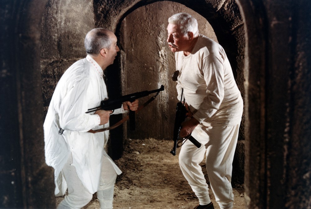 Still of Louis de Funès and Jean Gabin in The Tattoo (1968)