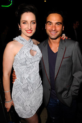Johnny Galecki and Zoe Lister Jones at event of Breaking Upwards (2009)