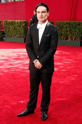 Johnny Galecki at event of The 61st Primetime Emmy Awards (2009)