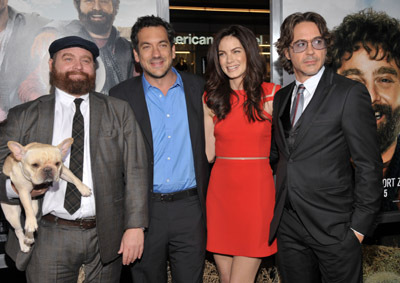 Robert Downey Jr., Zach Galifianakis, Todd Phillips and Michelle Monaghan at event of Vingiuotas kelias namo (2010)