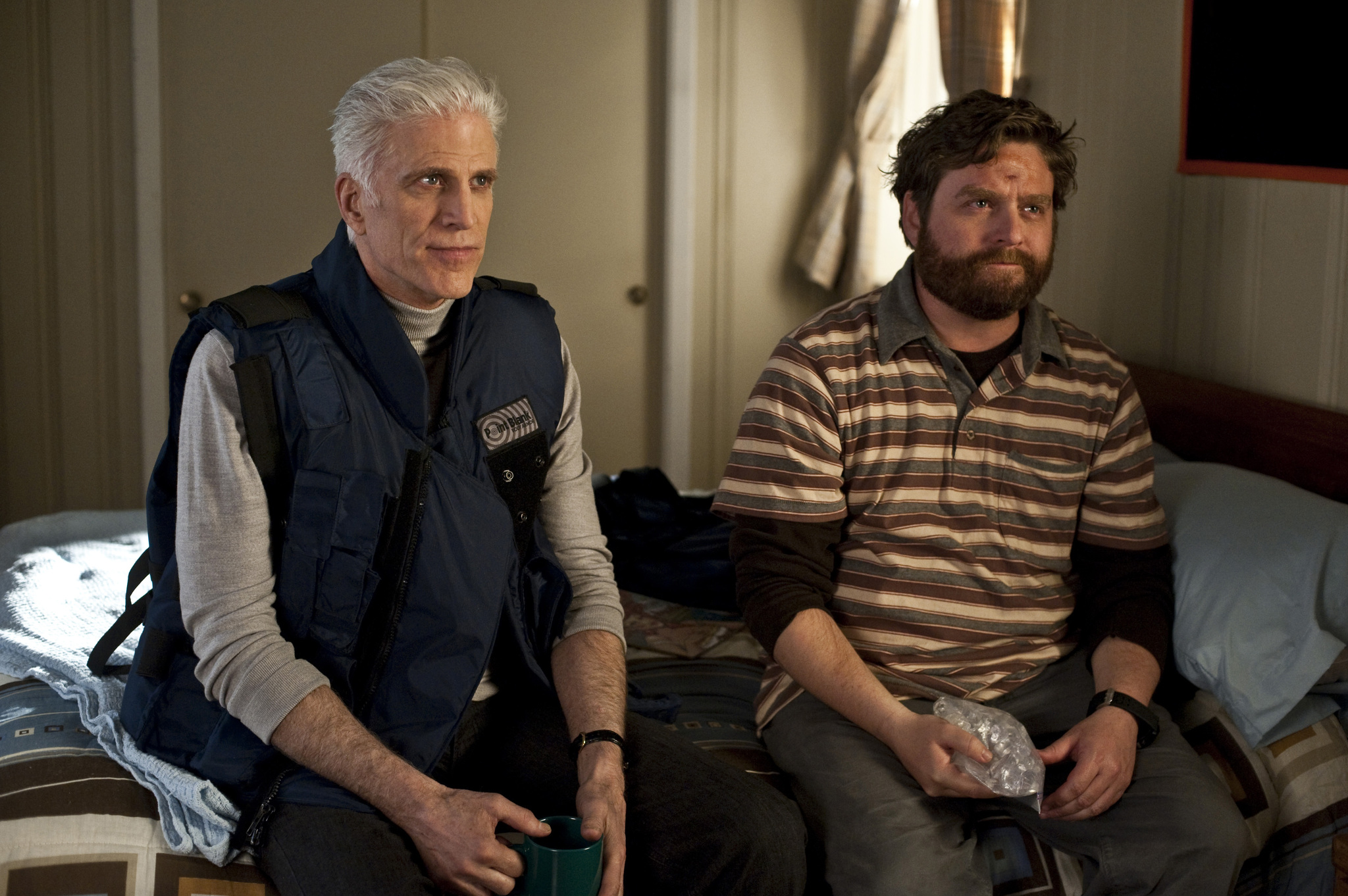 Still of Ted Danson and Zach Galifianakis in Bored to Death (2009)