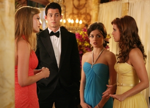 Still of JoAnna Garcia Swisher, Lucy Hale, Kristina Apgar and Brian Hallisay in Privileged (2008)