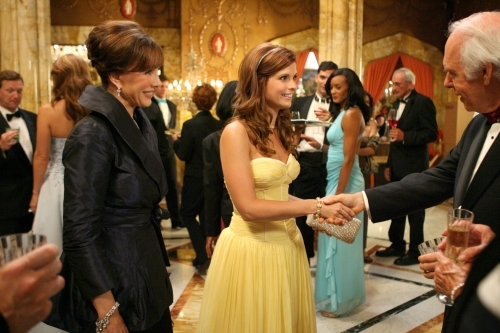 Still of Anne Archer and JoAnna Garcia Swisher in Privileged (2008)