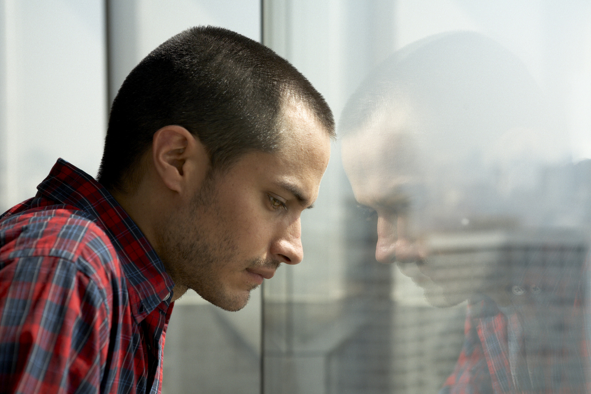 Still of Gael García Bernal in Mammoth (2009)