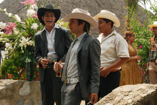 Still of Gael García Bernal and Diego Luna in Rudo y Cursi (2008)