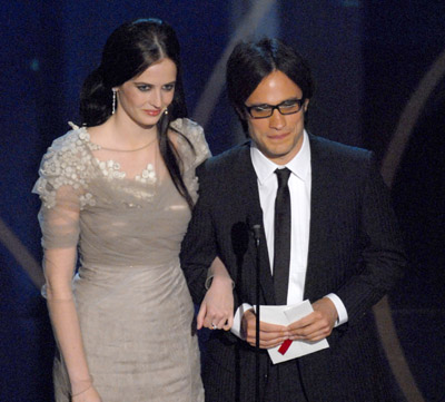 Gael García Bernal and Eva Green at event of The 79th Annual Academy Awards (2007)