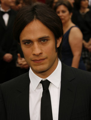 Gael García Bernal at event of The 79th Annual Academy Awards (2007)